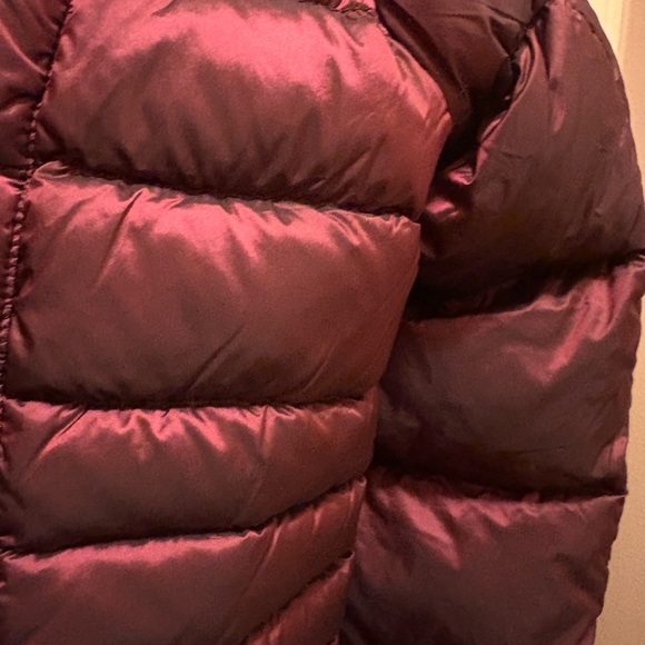Canada Weather Gear Women’s Puffer Jacket Burgundy Hooded Lightweight Coat Sz S - Picture 13 of 13